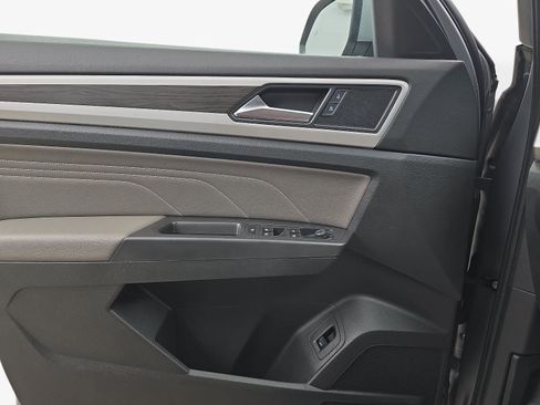 Used 2023 Volkswagen Atlas SE w/ Panoramic Sunroof Package FWD image 23