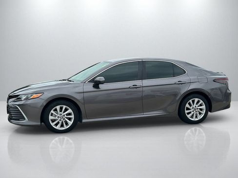 Used 2022 Toyota Camry LE FWD image 8