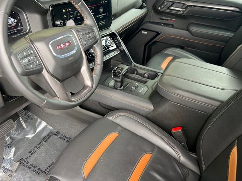 Used 2025 GMC Sierra 1500 AT4 image 9