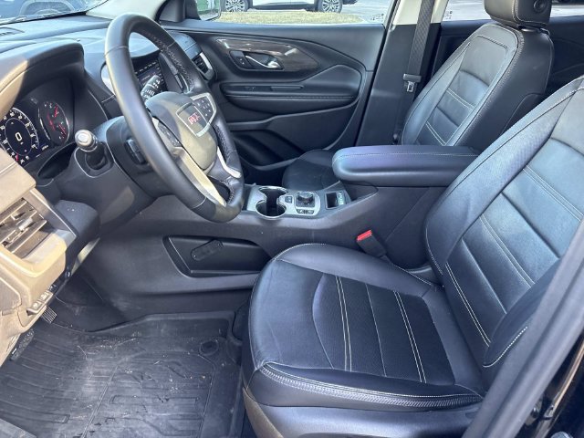 Used 2024 GMC Terrain Denali w/ Denali Premium Package AWD/4WD image 11