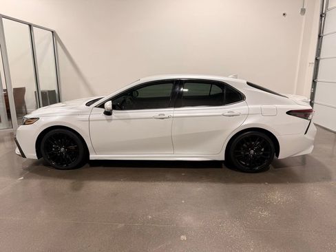 Used 2021 Toyota Camry XSE image 8