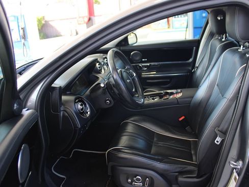 Used 2019 Jaguar XJ Supercharged image 14