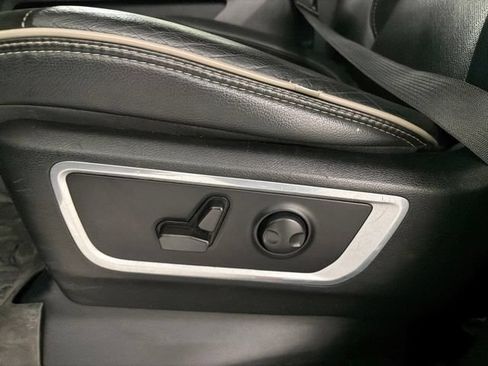 Used 2022 RAM 1500 Laramie AWD/4WD image 10