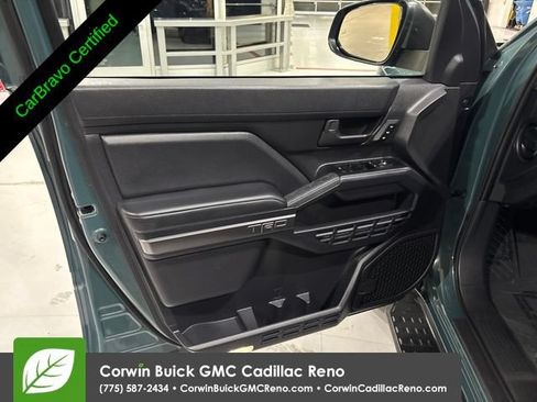 Used 2025 Toyota 4Runner TRD Off-Road Premium AWD/4WD image 11