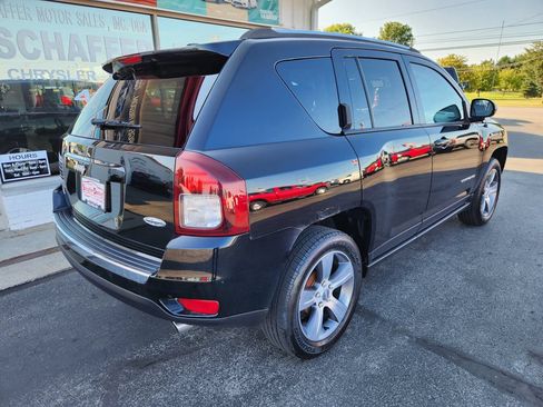 Used 2017 Jeep Compass High Altitude FWD image 3