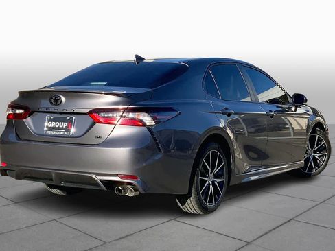 Used 2022 Toyota Camry SE image 12