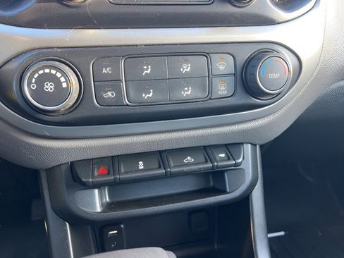 Used 2018 Chevrolet Colorado LT w/ LT Convenience Package image 31