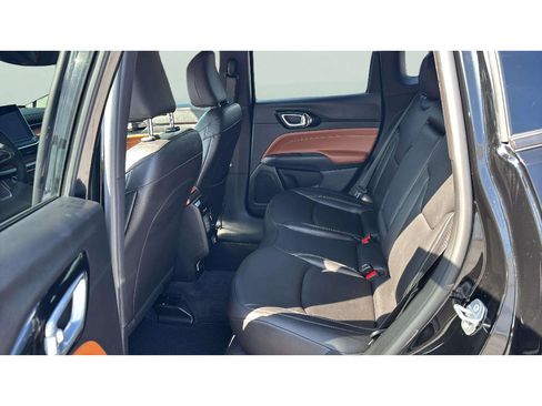 Used 2025 Jeep Compass Limited AWD/4WD image 11
