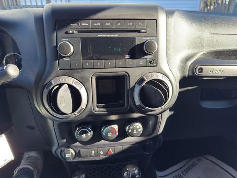 Used 2015 Jeep Wrangler Sport image 23