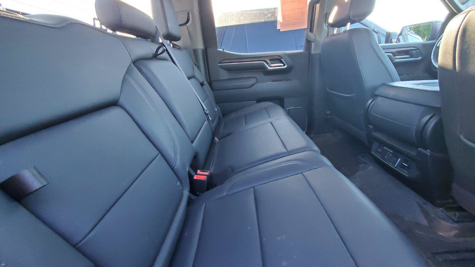 Used 2022 GMC Sierra 1500 SLT AWD/4WD image 6