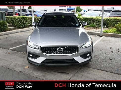 Used 2024 Volvo V60 B5 Cross Country Ultimate image 2