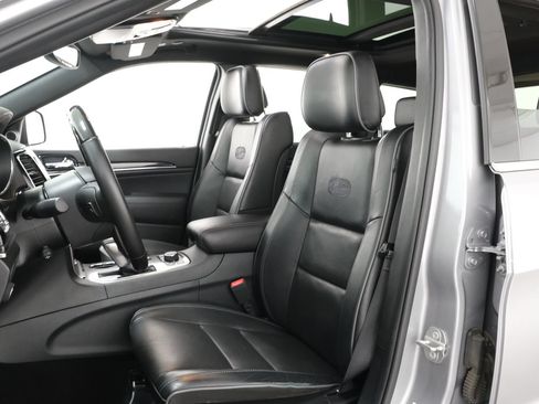 Used 2020 Jeep Grand Cherokee Overland AWD/4WD image 29