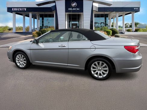 Used 2013 Chrysler 200 Touring FWD image 7