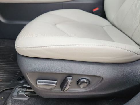 Used 2024 Toyota Grand Highlander Platinum image 17