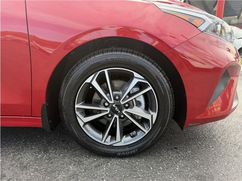 Used 2024 Kia Forte LXS w/ LXS Technology Package image 9