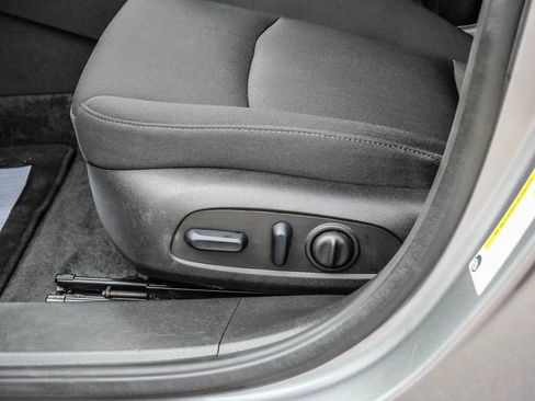 Used 2025 Chevrolet Malibu LT FWD image 28