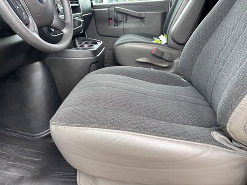 Used 2024 GMC Savana 2500 w/ Driver Convenience Package RWD image 8