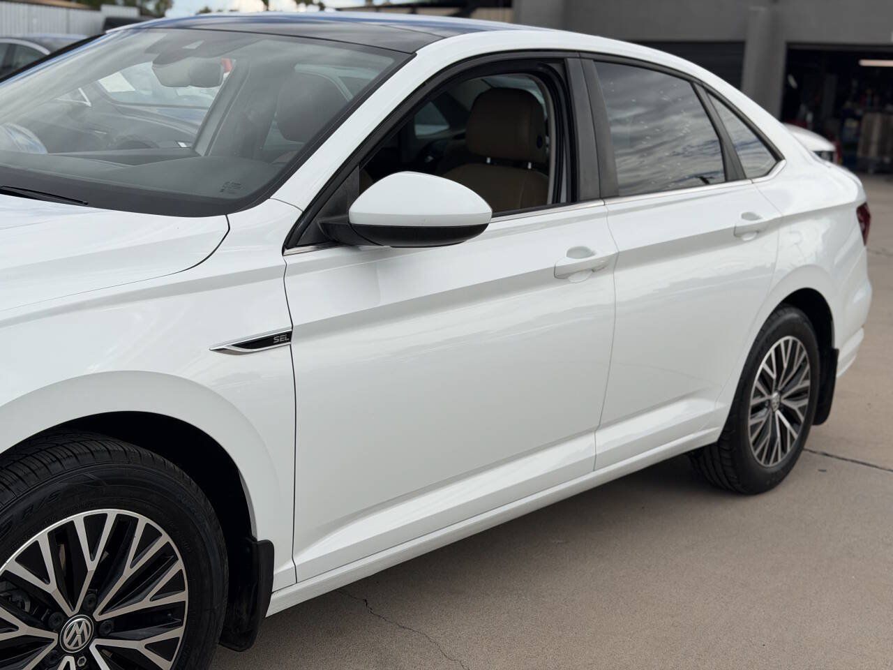 Used 2019 Volkswagen Jetta SEL w/ Cold Weather Package FWD image 11