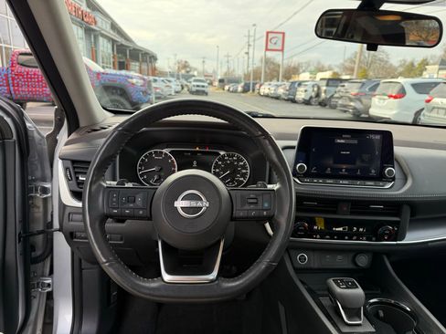 Used 2023 Nissan Rogue SV w/ SV Premium B Package image 59