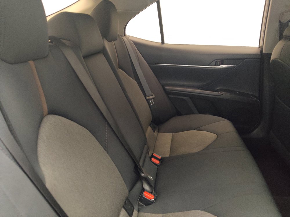 Used 2020 Toyota Camry LE FWD image 19