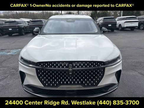 Used 2024 Lincoln Nautilus Premier w/ Equipment Group 102A image 2