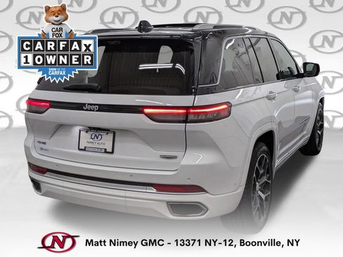 Used 2022 Jeep Grand Cherokee Summit AWD/4WD image 2