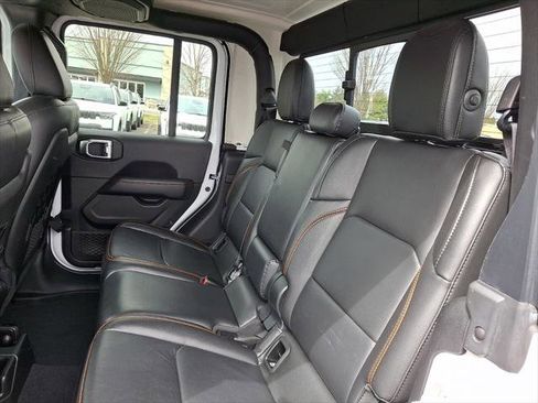 Certified 2022 Jeep Gladiator Mojave w/ Cold Weather Group image 20