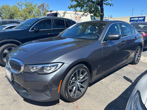 Used 2019 BMW 330i Sedan w/ Driving Assistance Package RWD image 1