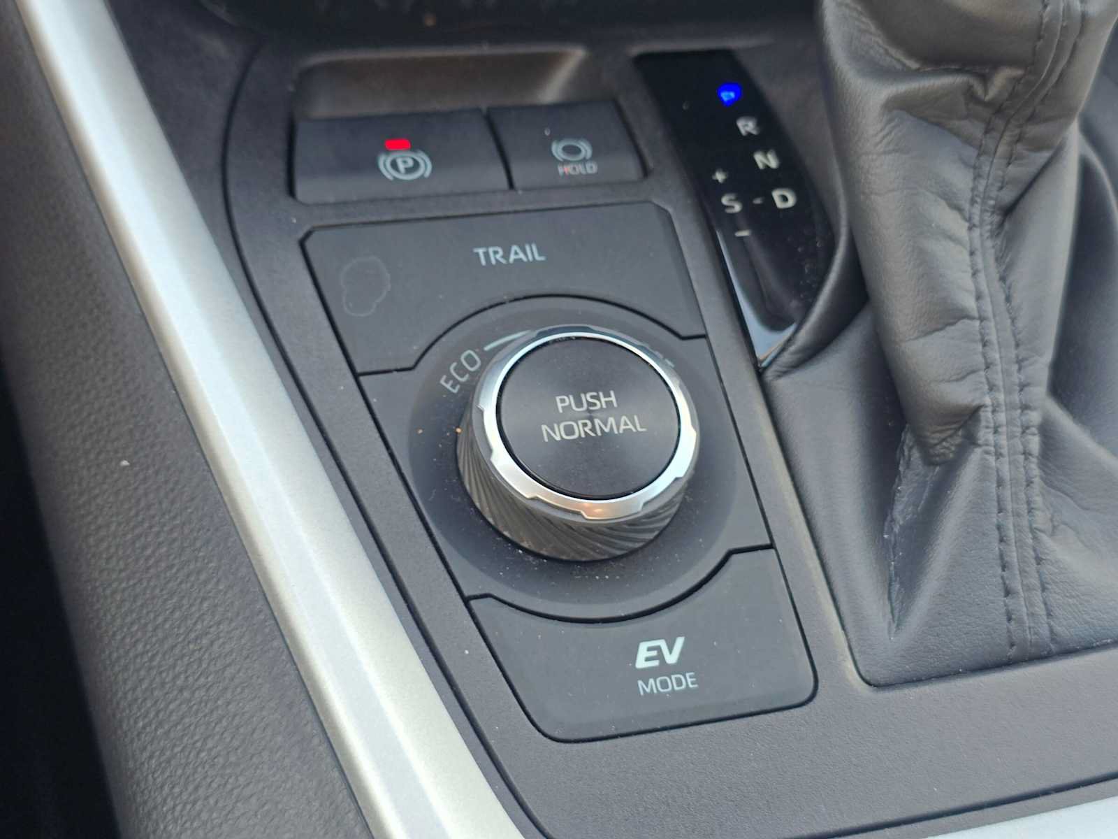 Certified 2022 Toyota RAV4 XLE AWD/4WD image 28
