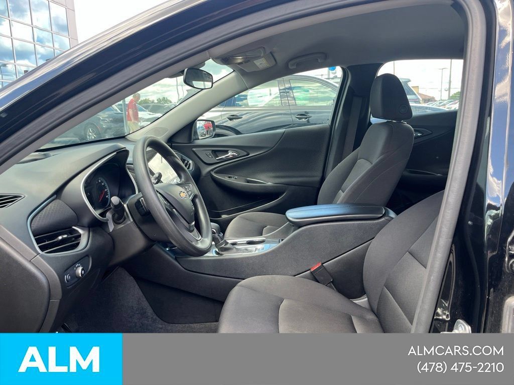 Used 2025 Chevrolet Malibu LT FWD image 19