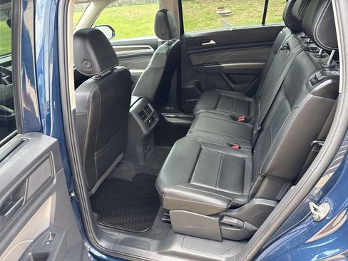Used 2023 Volkswagen Atlas SEL AWD/4WD image 10