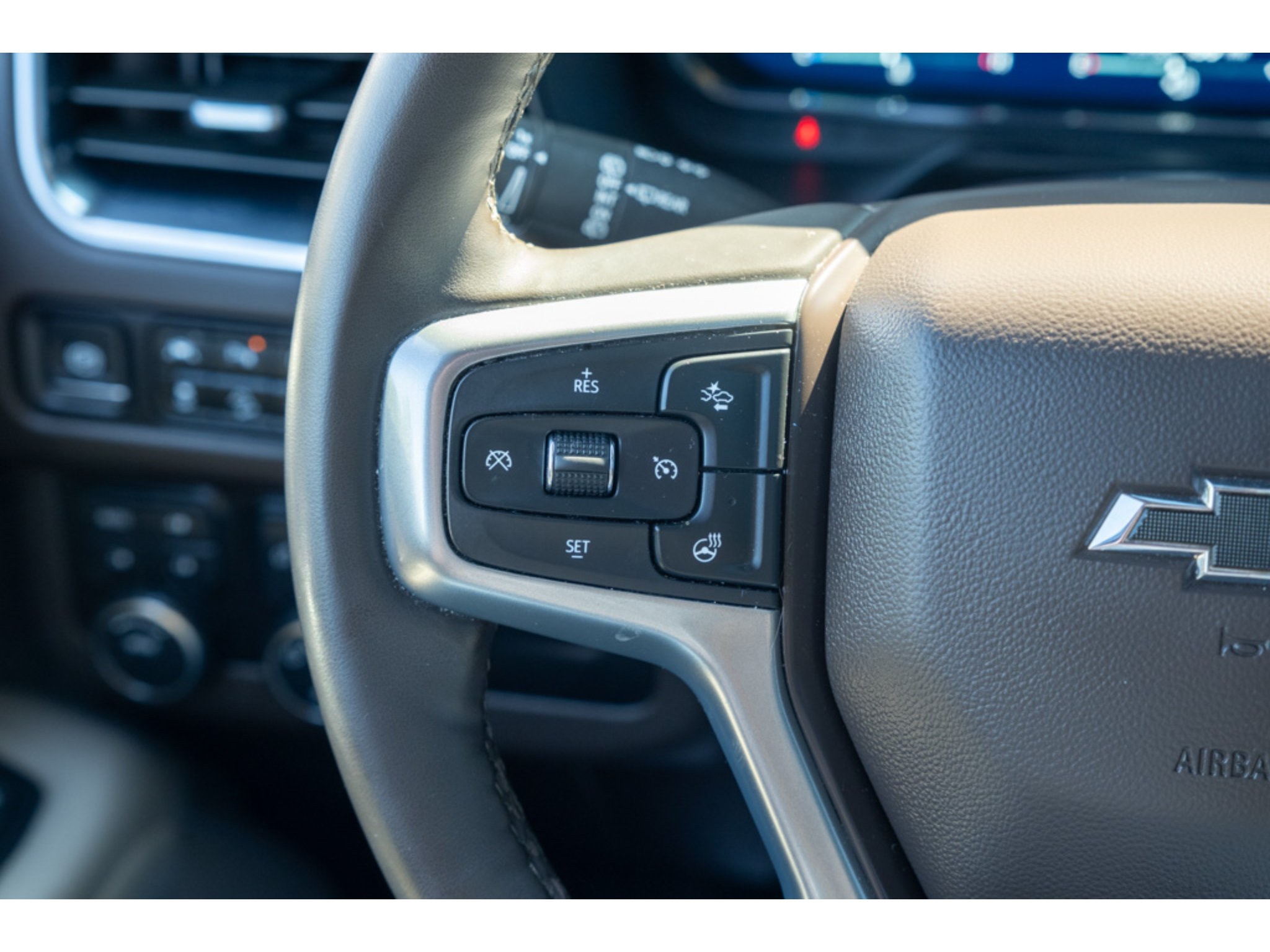 Used 2023 Chevrolet Tahoe Z71 w/ Luxury Package AWD/4WD image 19