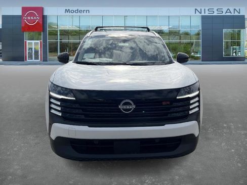 New 2026 Nissan Kicks SR image 2