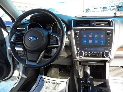 Used 2018 Subaru Outback 3.6R Touring image 15