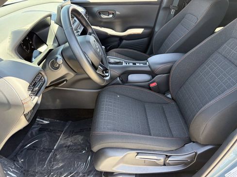 Certified 2025 Honda HR-V Sport image 18
