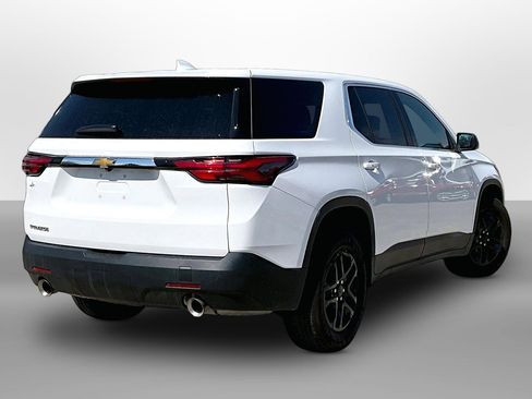 Used 2022 Chevrolet Traverse LS FWD image 10