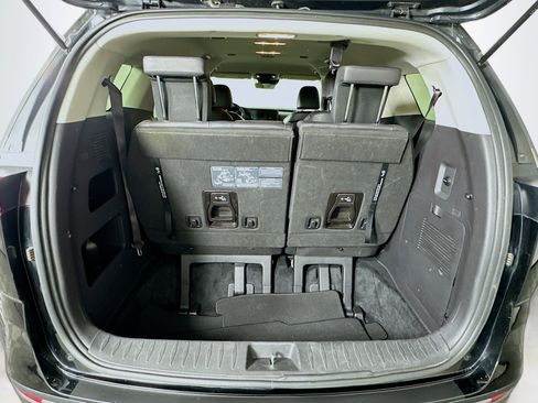 Used 2024 Kia Carnival LX image 28