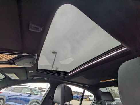 Used 2019 BMW 530i image 25