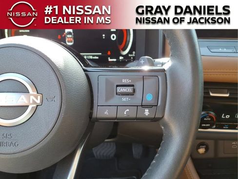 Used 2024 Nissan Rogue Platinum w/ Platinum Premium Package FWD image 15