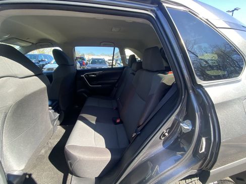 Used 2025 Toyota RAV4 XLE AWD/4WD image 34