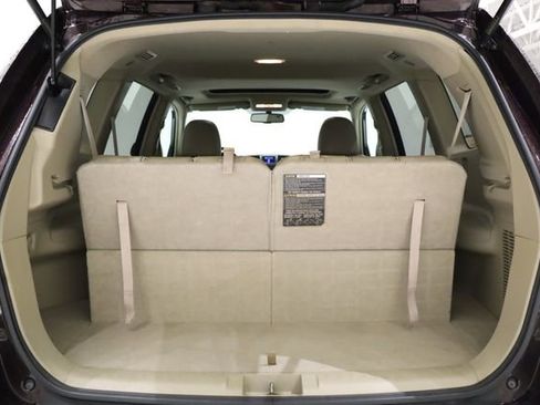 Used 2011 Toyota Highlander SE image 32