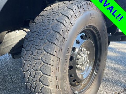 Used 2022 Ford Bronco Black Diamond image 2