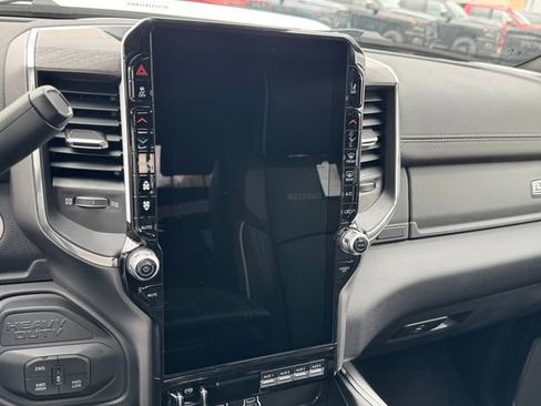 New 2026 RAM 2500 Laramie AWD/4WD image 14