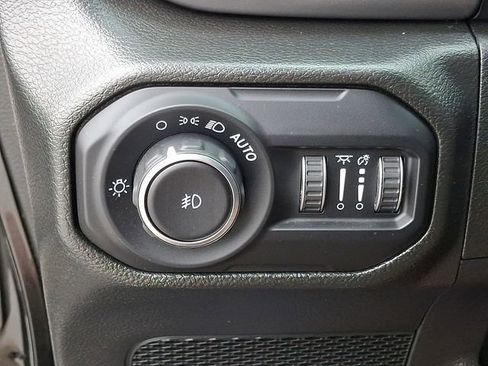 Used 2022 Jeep Wrangler Unlimited Sport AWD/4WD image 24