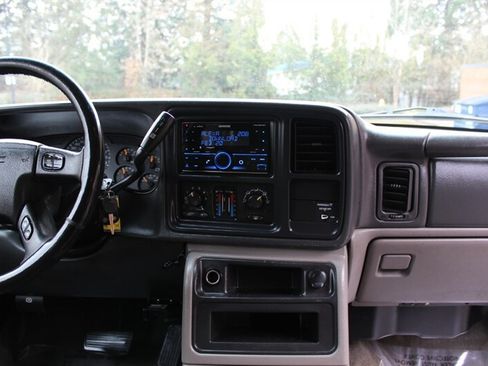 Used 2003 GMC Sierra 2500 SLE w/ Skid Plate Package AWD/4WD image 13