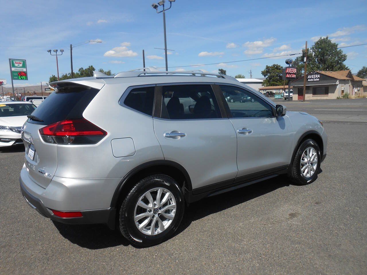 Used 2020 Nissan Rogue S w/ Special Edition Package AWD/4WD image 9