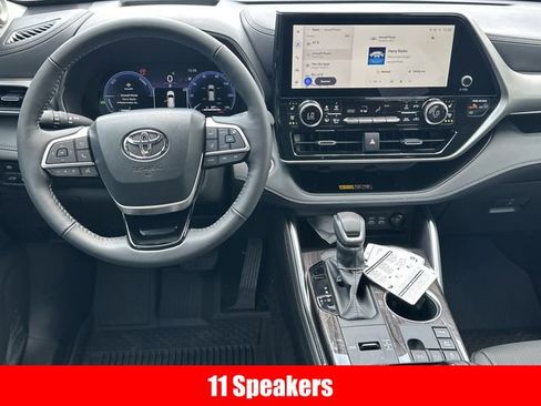 New 2026 Toyota Highlander Platinum AWD/4WD image 7