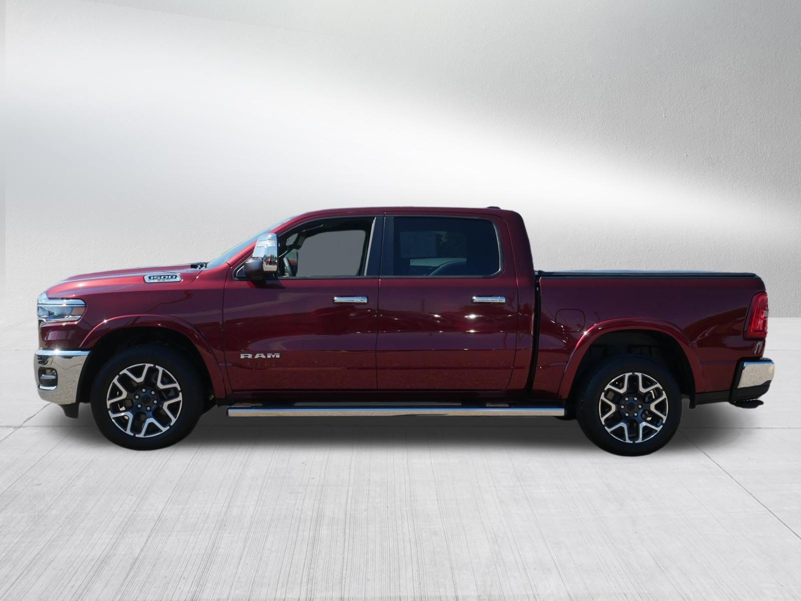 Used 2025 RAM 1500 Laramie w/ Advanced Safety Group II AWD/4WD image 4