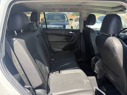 Used 2018 Volkswagen Tiguan SEL FWD image 13