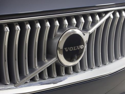 Used 2023 Volvo XC90 B6 Plus w/ Protection Package Premier AWD/4WD image 19